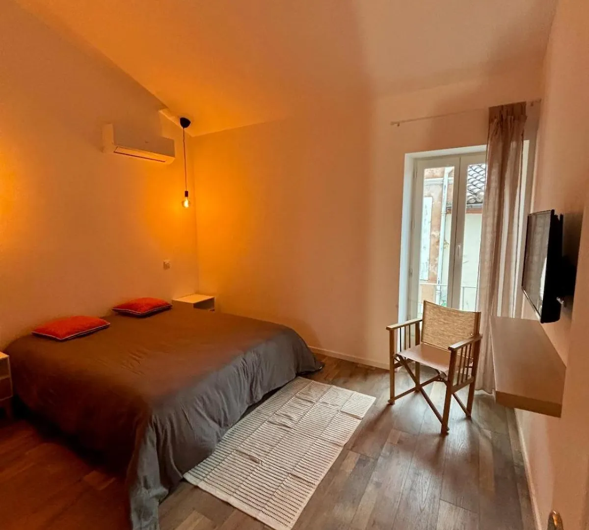 Jolie Maison En Centre Ville Avec Climatisation Grand Lit Double Arles Semesterbostad