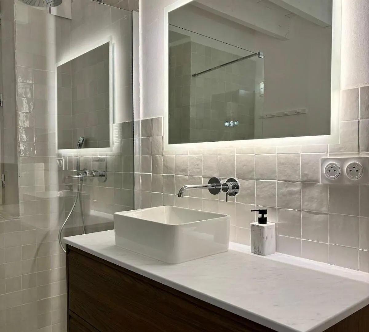 Jolie Maison En Centre Ville Avec Climatisation Grand Lit Double Arles 0*,